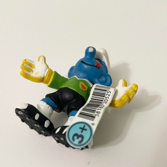 Smurfs Goalkeeper Smurf Soccer Goalie Figure PVC Toy Figurine - Picture 3 of 12